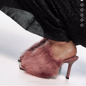 Zara faux fur Sandals bloggers fav